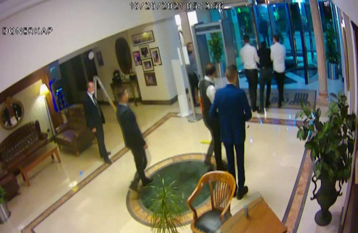 Ataşehir'de, barda başlayıp lobide biten kavgada çenesi kırıldı