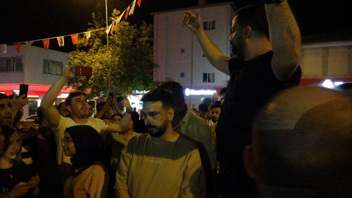 Burak Bulut ve Kurtuluş Kuş, sahneye çıkmayınca tepki gördü