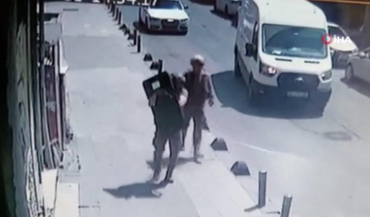 İstanbul'da kuyumcu aracından altın çalan çete çökertildi