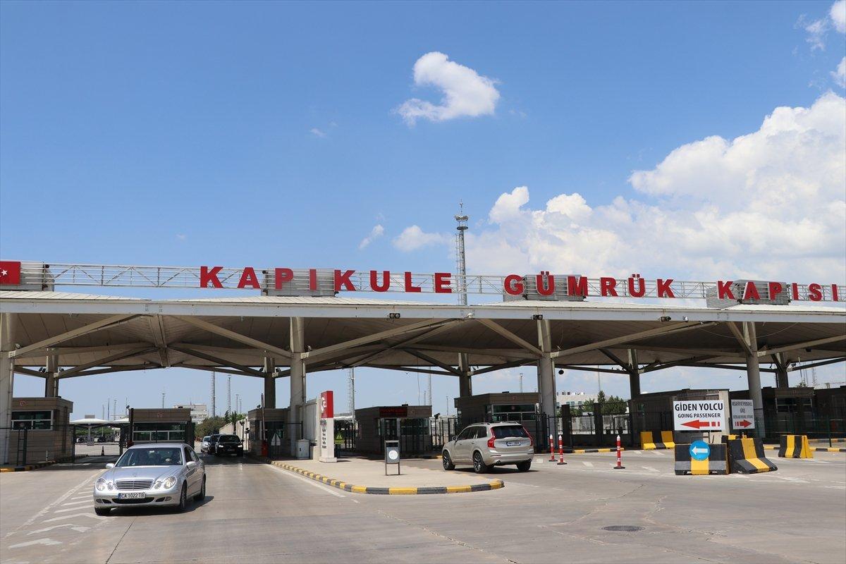 Sınır kapılarında 'testsiz geçiş' günleri başladı