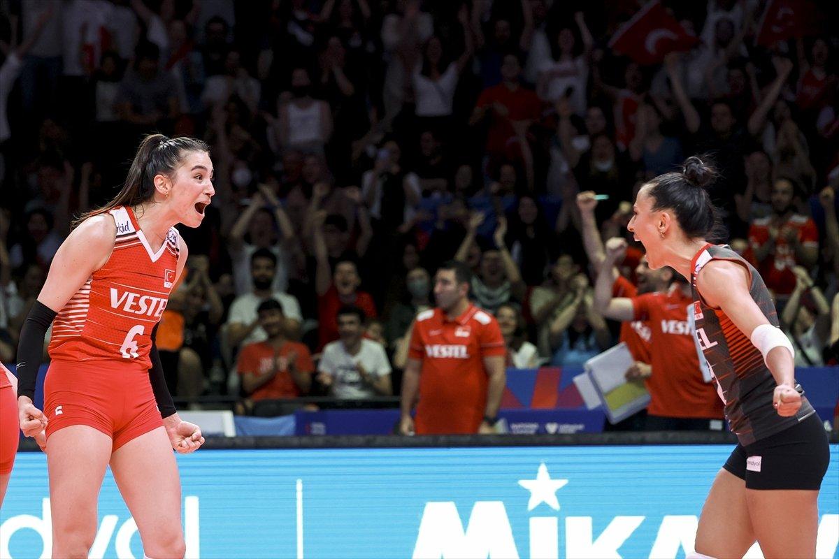 A Milli Kadın Voleybol Takımı, Milletler Ligi'ne İtalya galibiyetiyle başladı