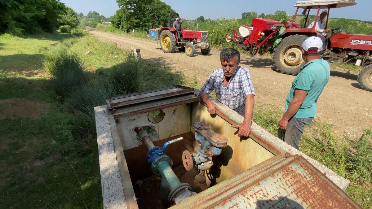 Sakarya'da vanalar çalındı, 10 bin dönüm alandaki tarlalarda ekim yapılamadı