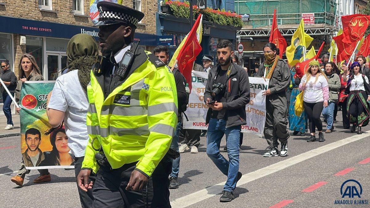 Londra'da PKK yandaşları sokağa çıktı: Polis eşlik etti