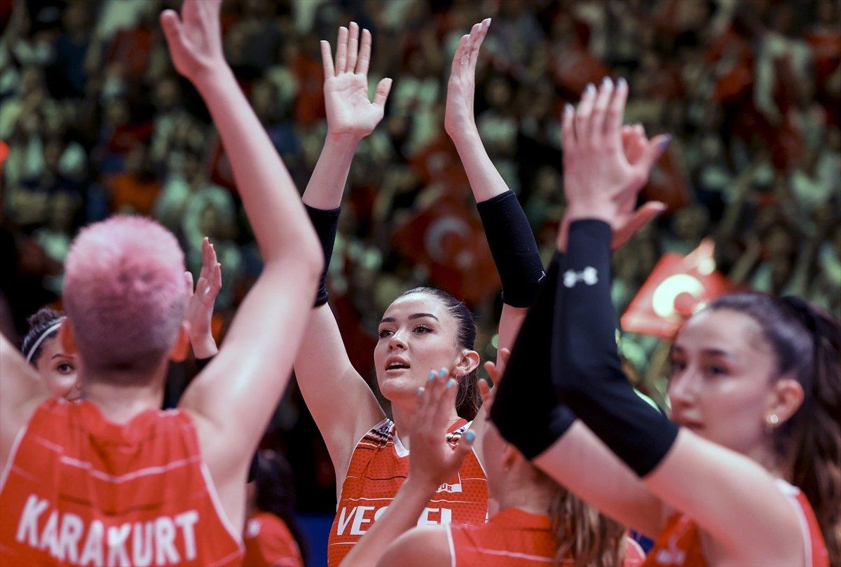 A Milli Kadın Voleybol Takımı, Milletler Ligi'ne İtalya galibiyetiyle başladı