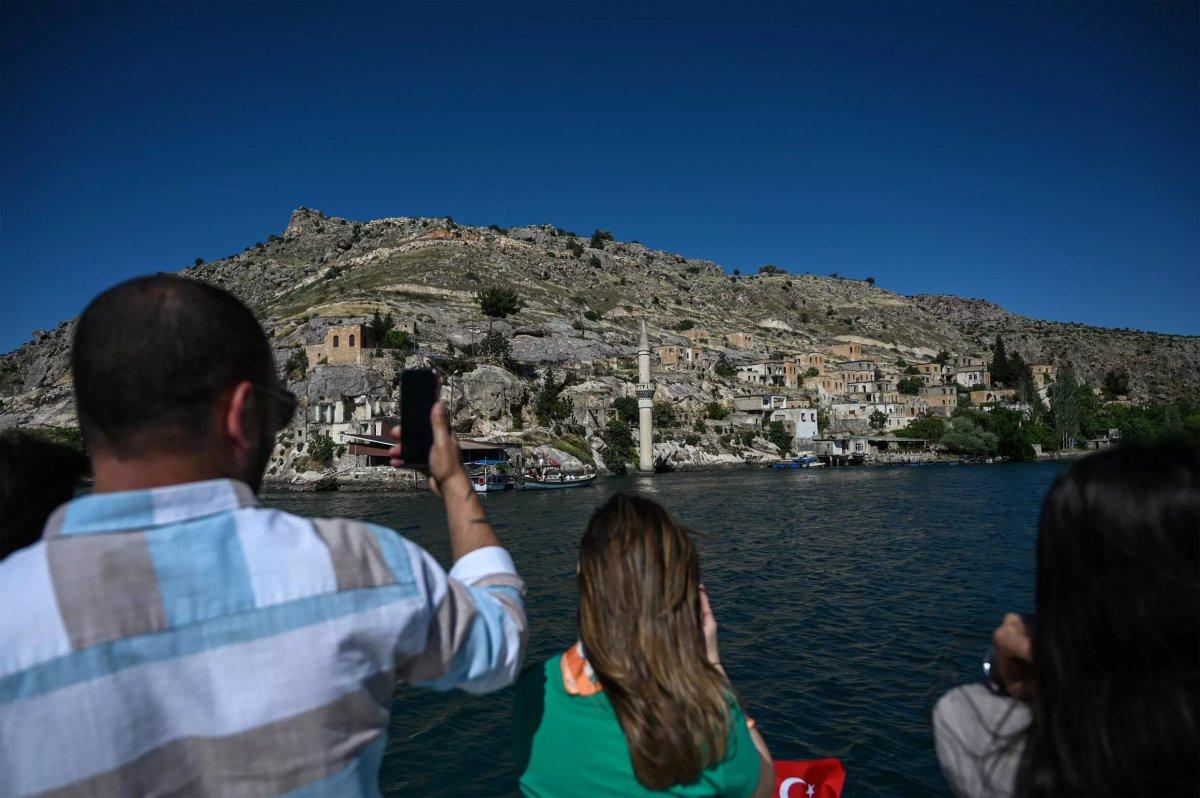 France 24, Halfeti'de yetişen karagülü yazdı