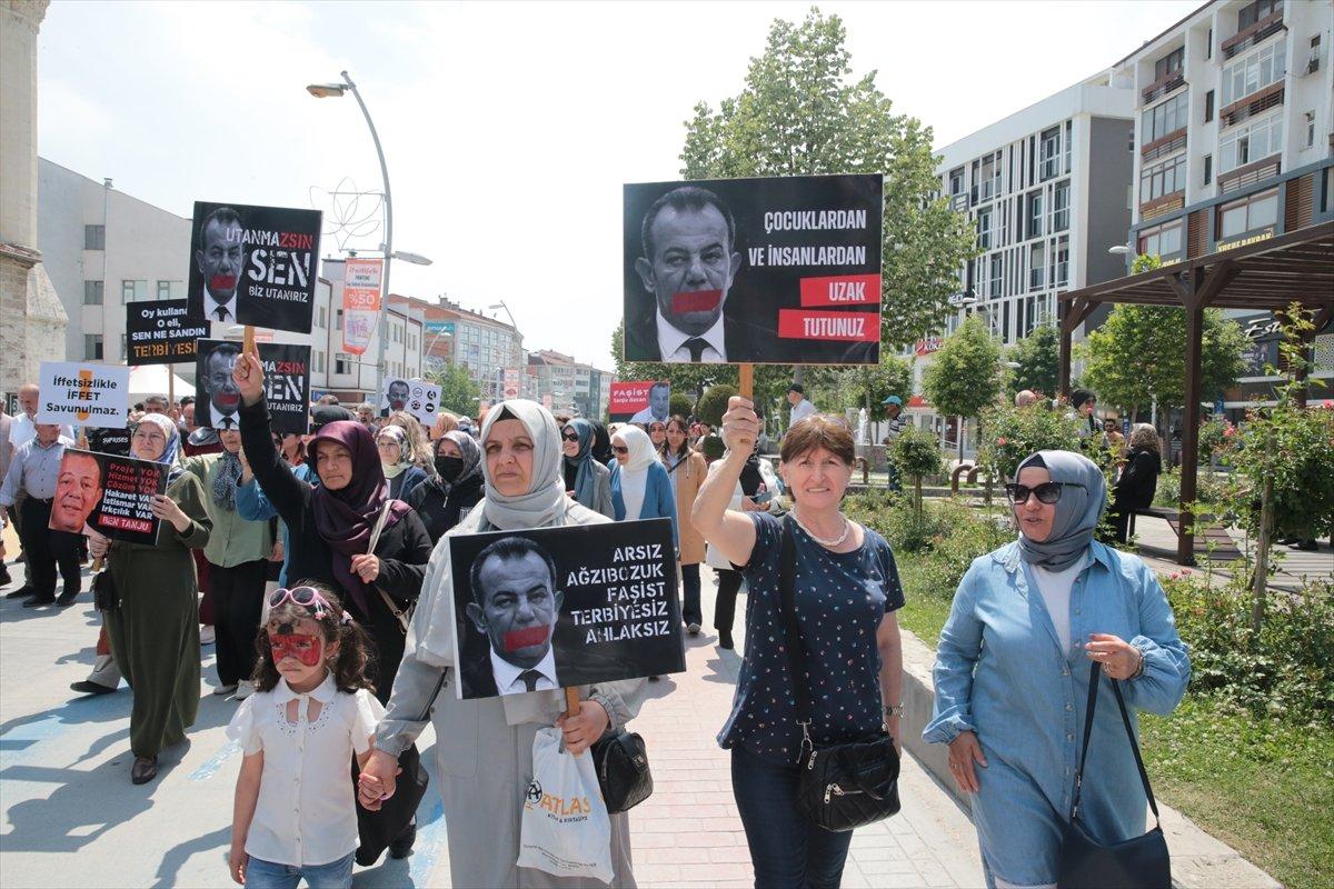 Bolu'da kadınlar, ellerinde 'Terbiyesiz Tanju Özcan' pankartlarıyla yürüdü