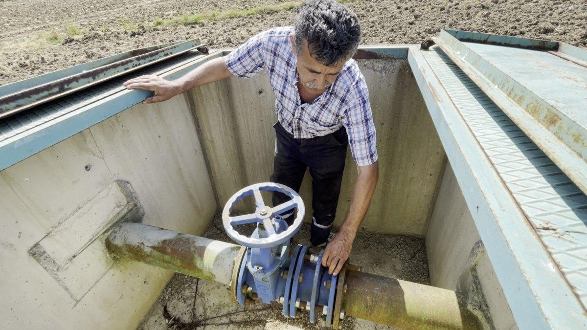 Sakarya'da vanalar çalındı, 10 bin dönüm alandaki tarlalarda ekim yapılamadı