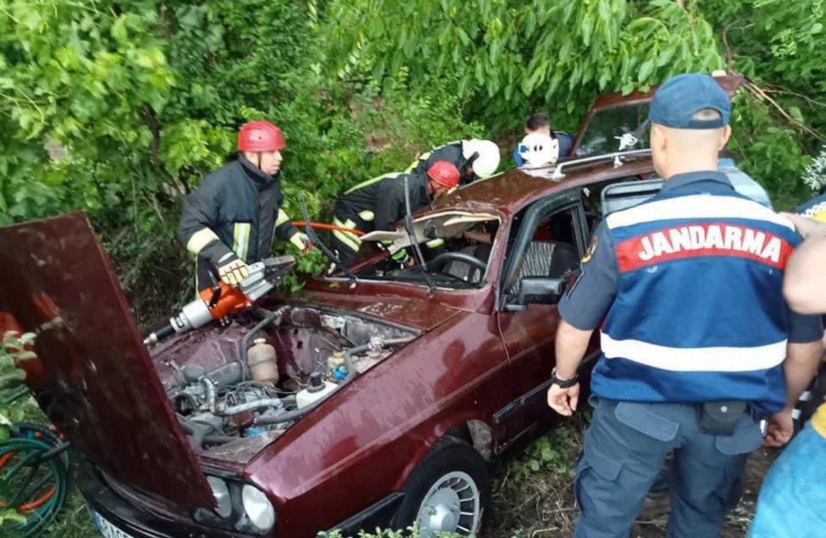 Denizli’de otomobil ile kamyonet çarpıştı: 2 ölü, 3 yaralı