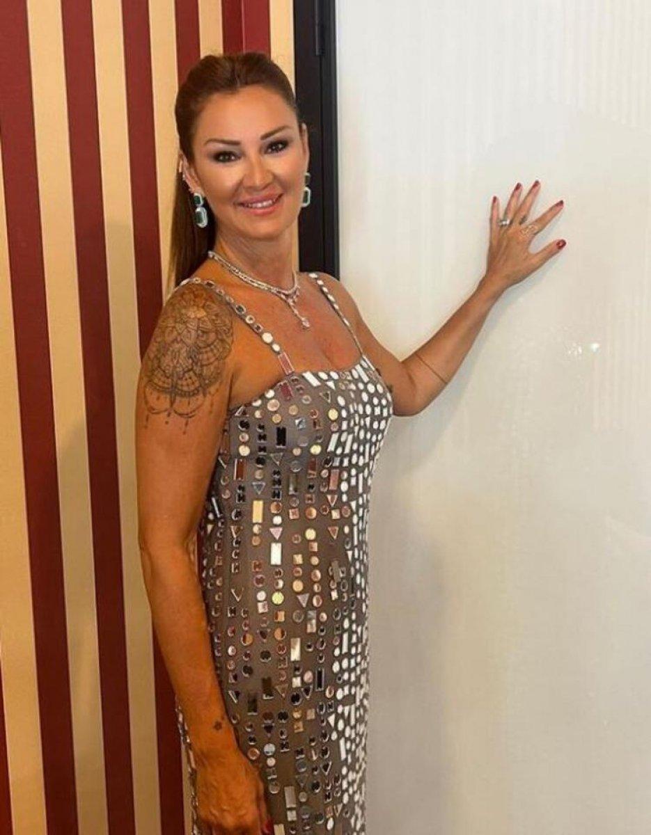 Pınar Altuğ'dan ayna pozu