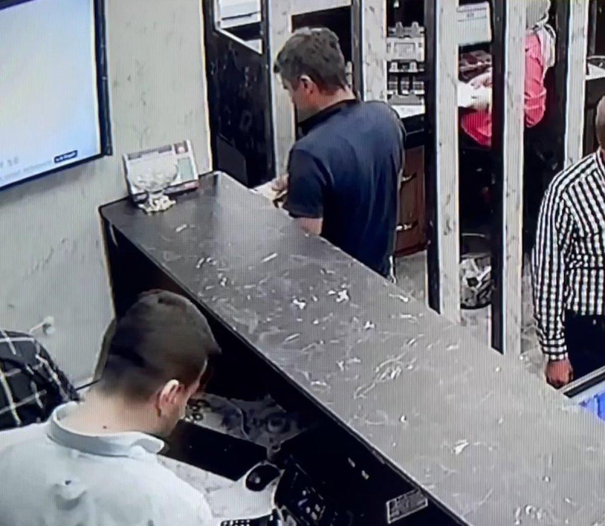 Gaziantep'te müşterisine fazladan bin euro veren dövizci parayı geri istiyor