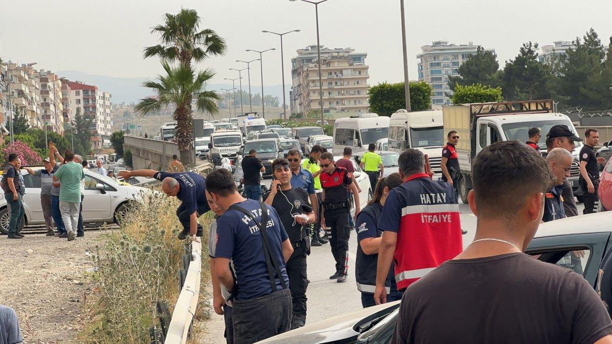 Hatay’da intihar girişimini izleyen 5 araç kaza yaptı