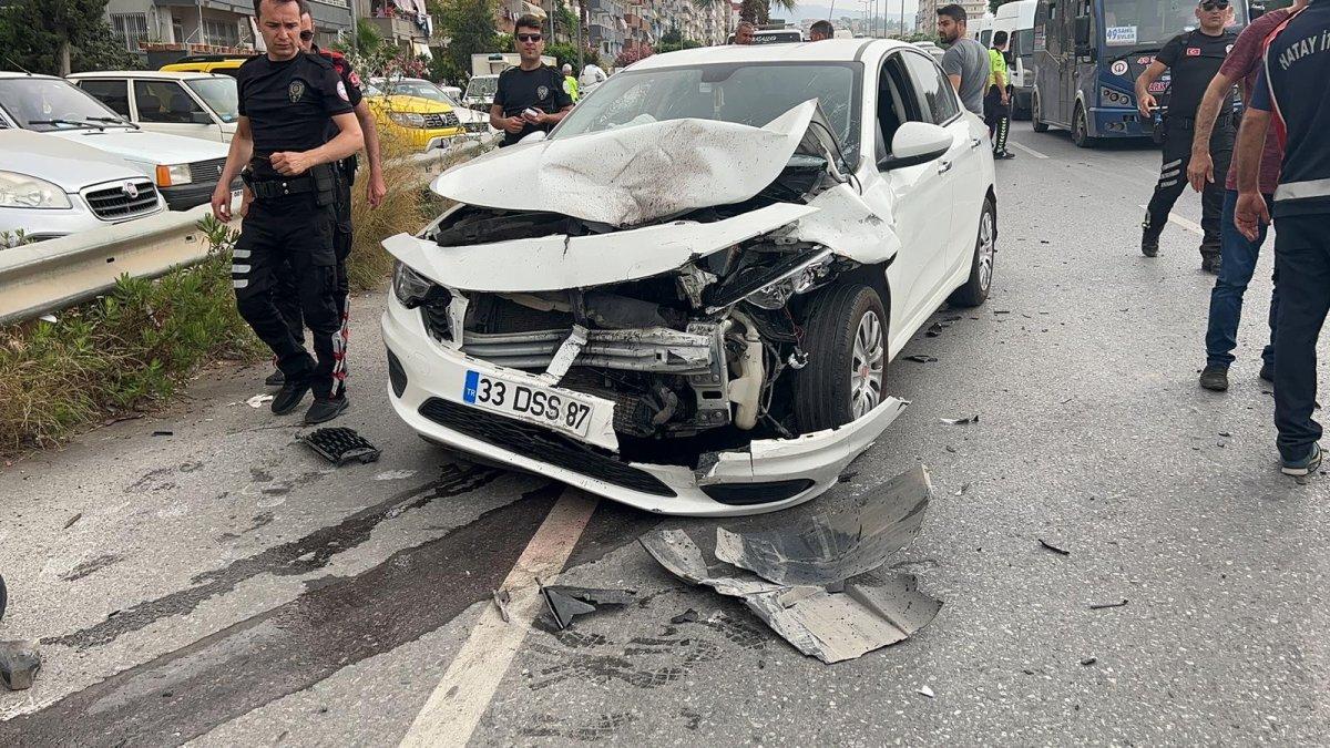 Hatay’da intihar girişimini izleyen 5 araç kaza yaptı