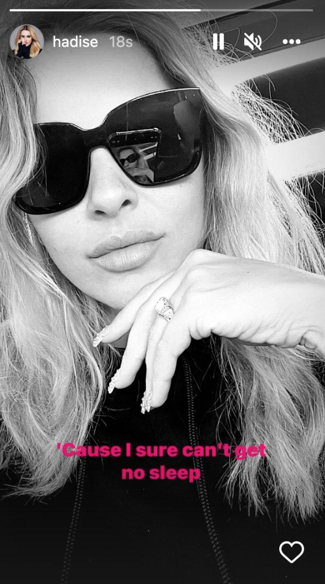 Hadise, yüzüğünü taktı