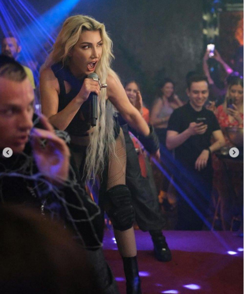 Hande Yener, seyircisine cevap verdi