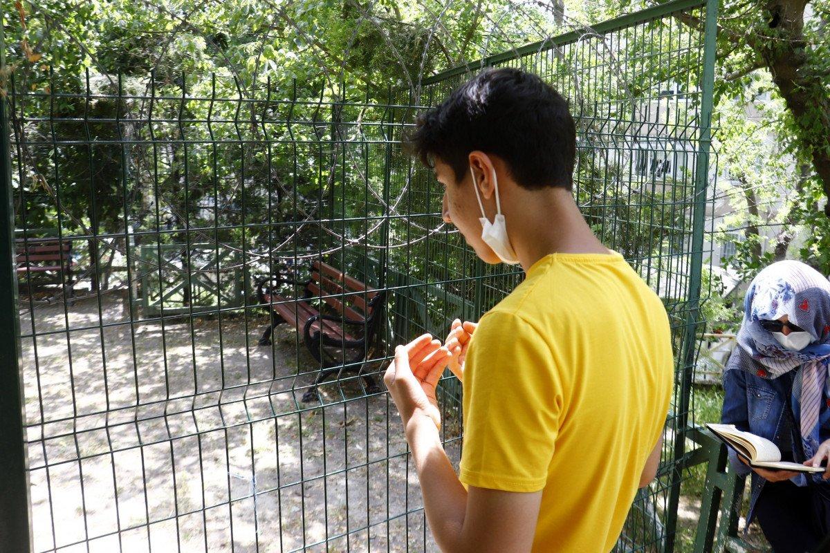 LGS öncesi Zuharatbaba Türbesi’nde dua ettiler
