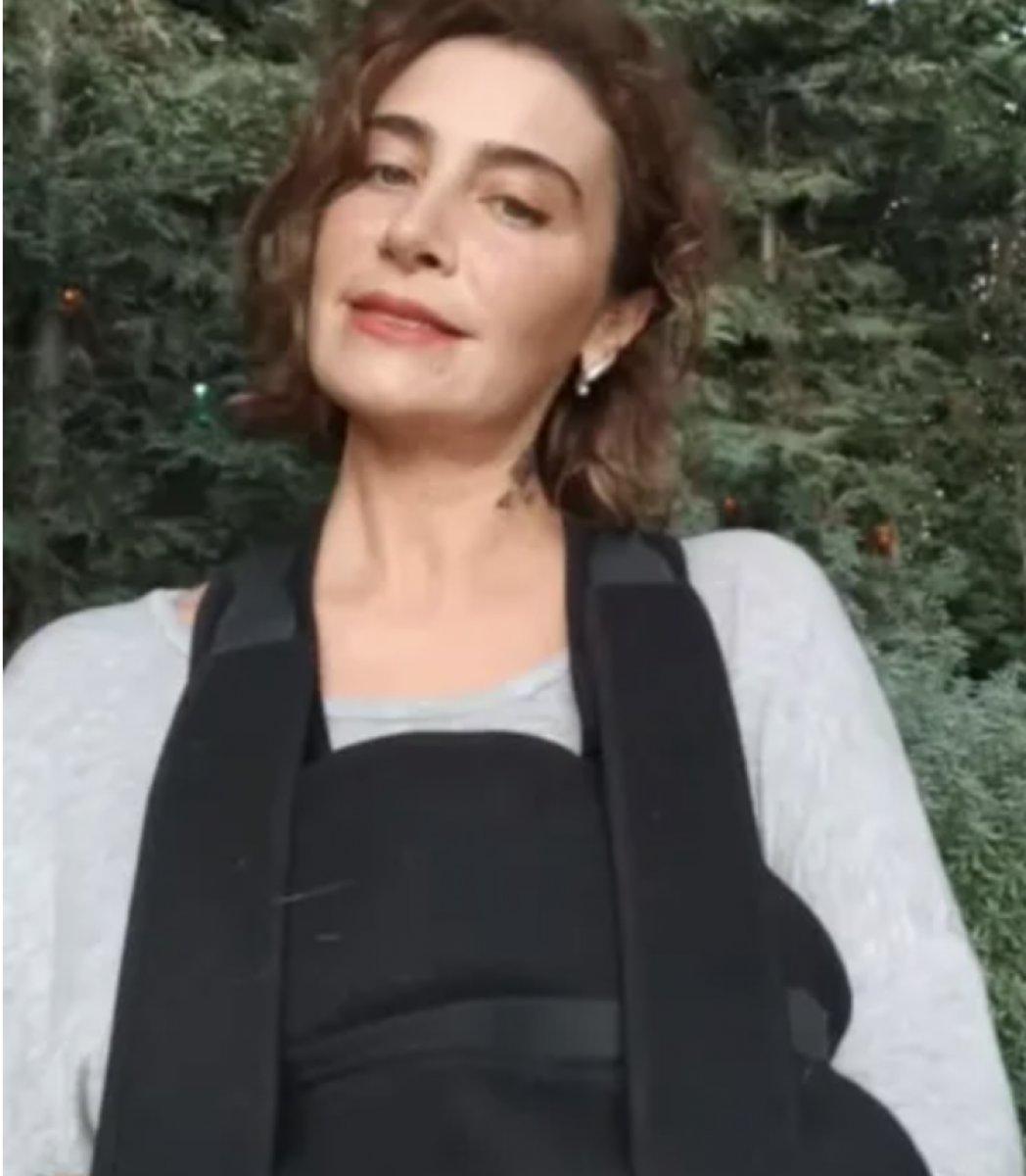 Şarkıcı Sıla köprücük kemiğini kırdı