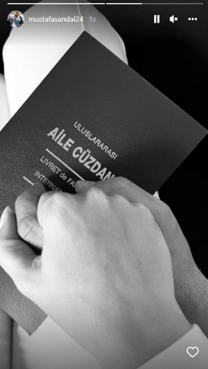 Mustafa Sandal, sevgilisi Melis Sütşurup ile İtalya'da evlendi