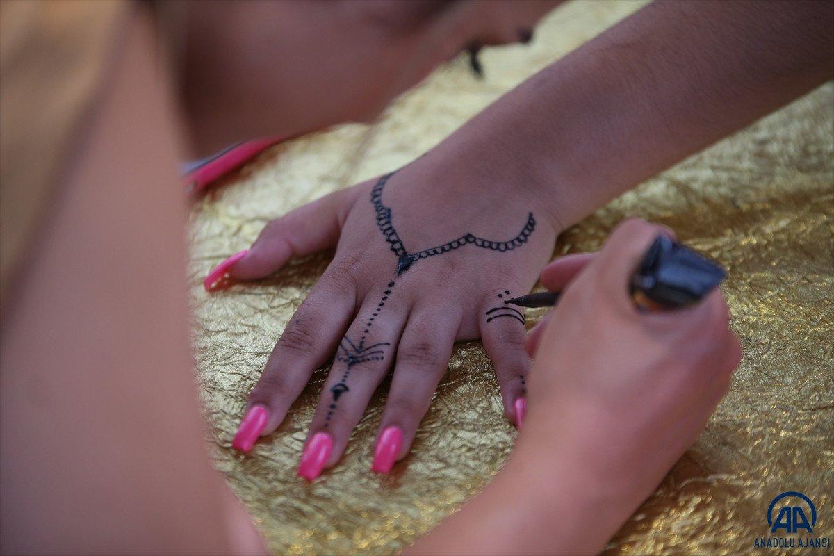 Kuşadası'ndaki Hintlilerin görkemli düğünü