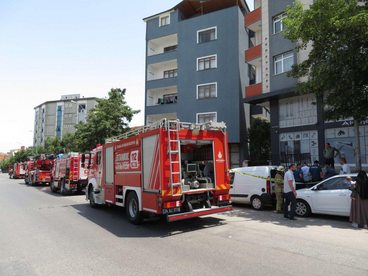Ataşehir'de evi yanan kadın gözyaşlarına boğuldu