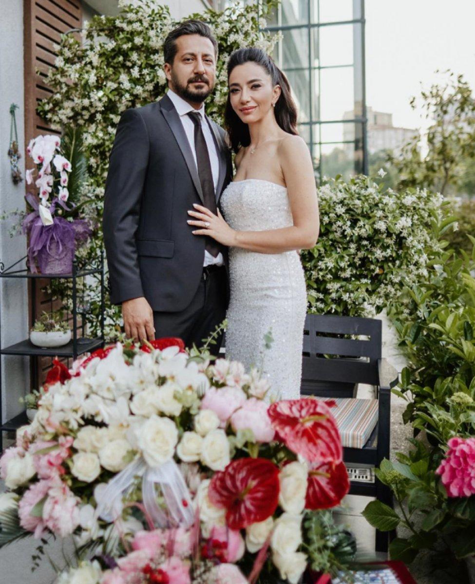 Öykü Gürman nişanlandı