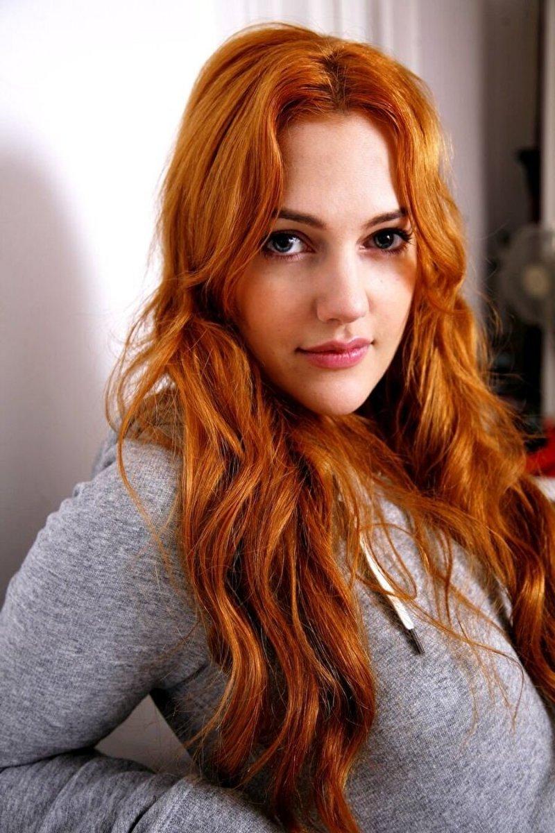 Meryem Uzerli kızlarıyla görüntülendi