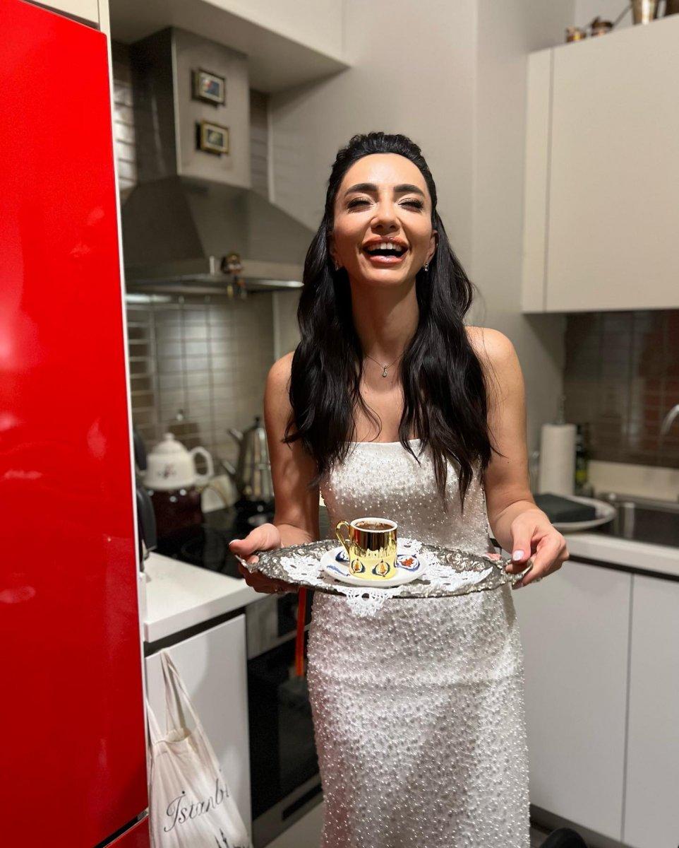 Öykü Gürman nişanlandı