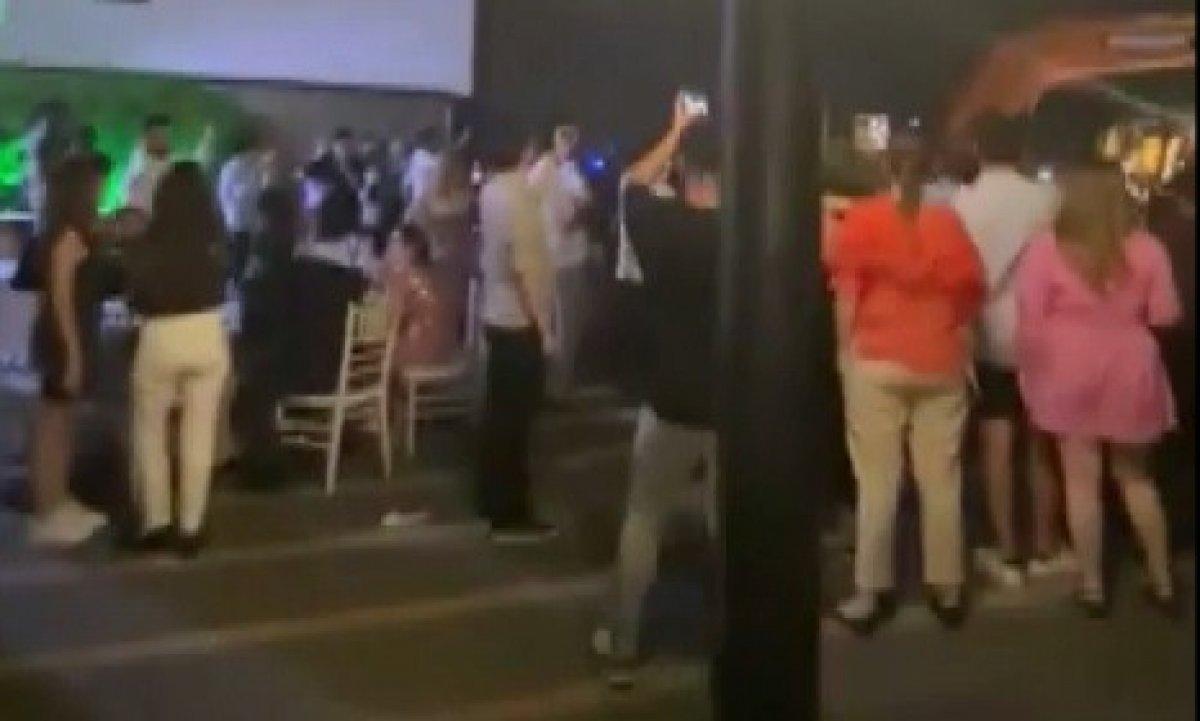 İzmir'de düğünü yıkım ekipleri bastı, düğün yarıda kesildi