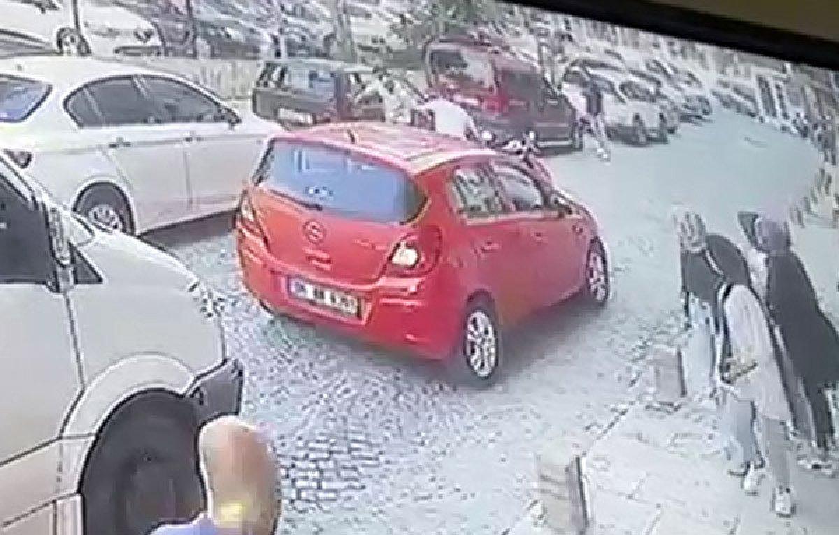 Denizli'de yol verme kavgası kamerada