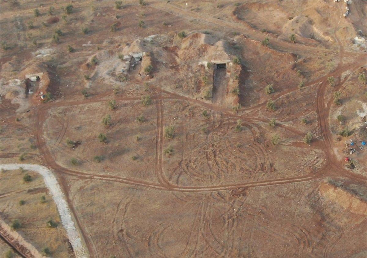 PKK'lı teröristlerin Tel Rıfat ve çevre köylerde hazırlık görüntüleri