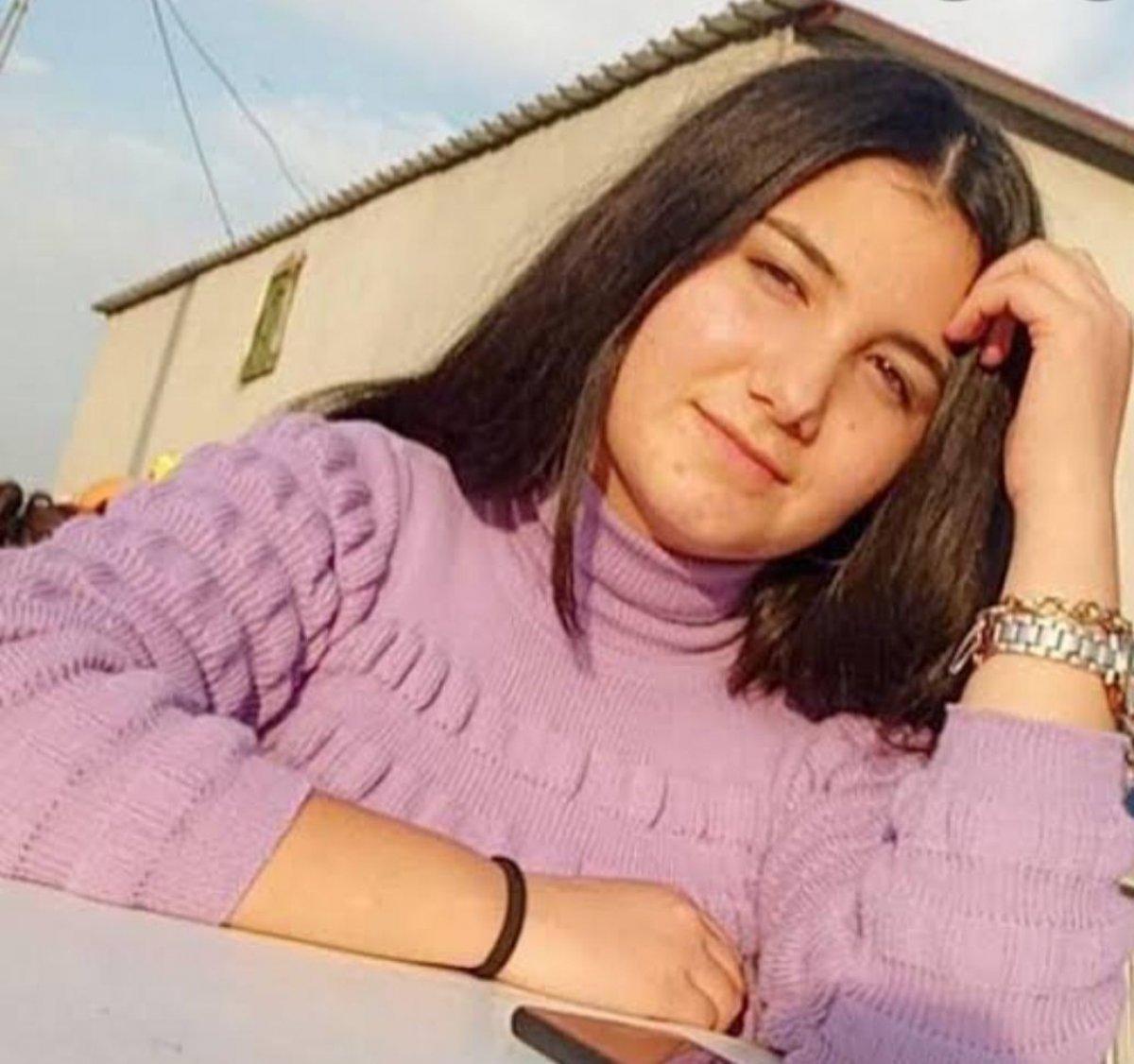 İzmir'de kaybolan Buket'in ailesi jandarma önünde toplandı