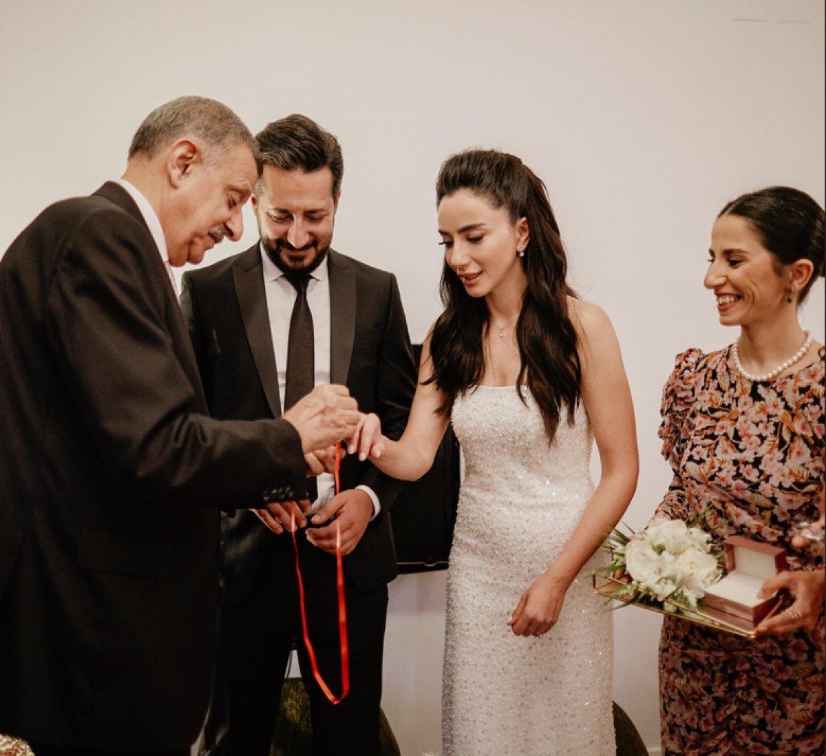 Öykü Gürman nişanlandı