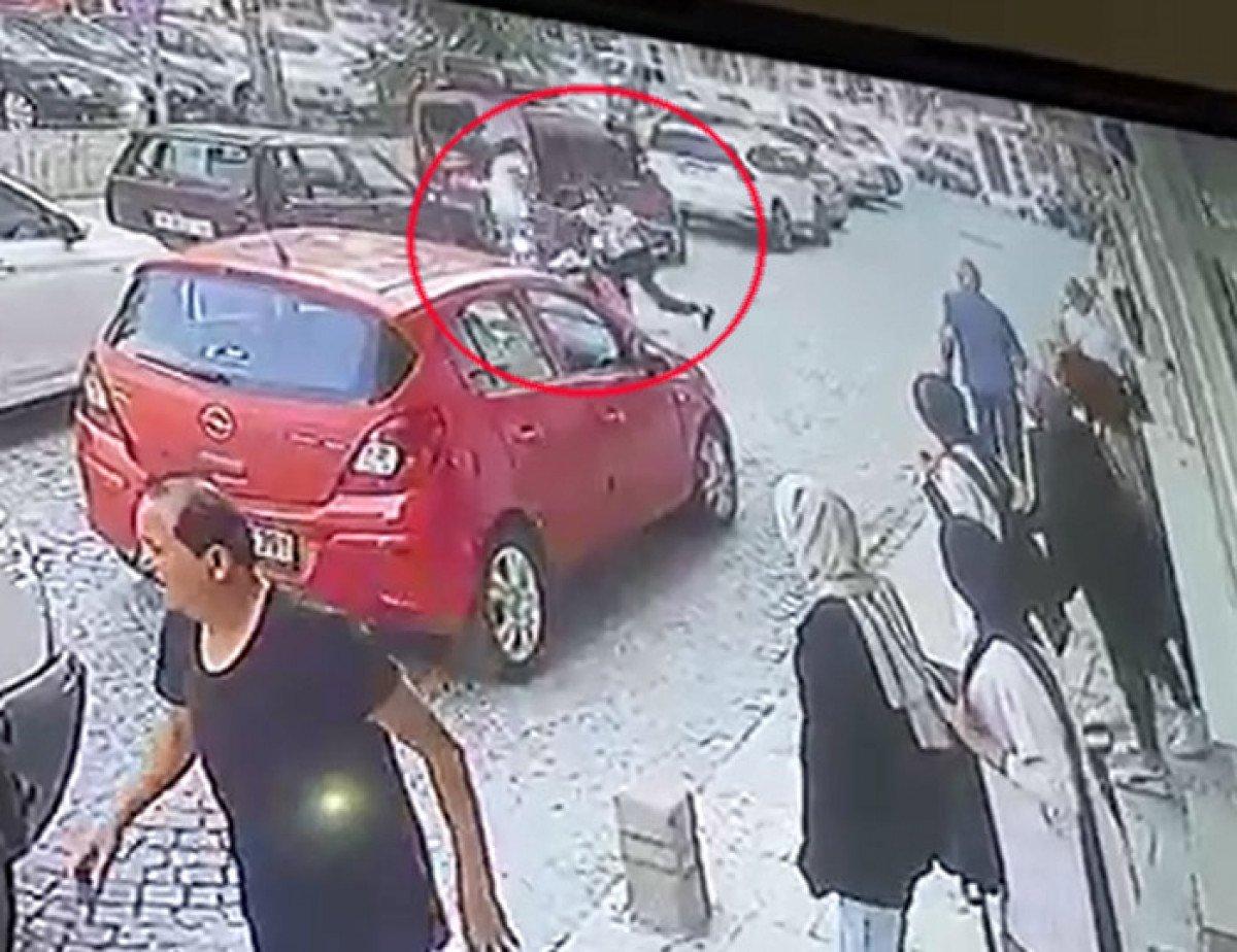 Denizli'de yol verme kavgası kamerada