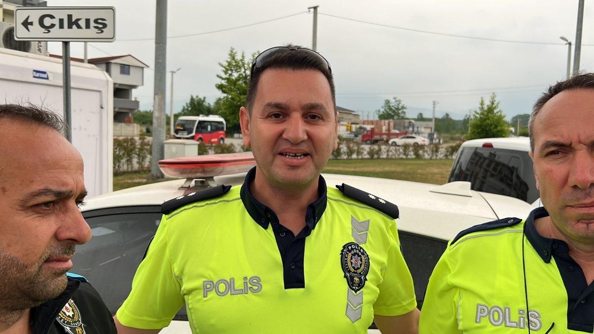 Düzce polisinden yaşlı adama yardım