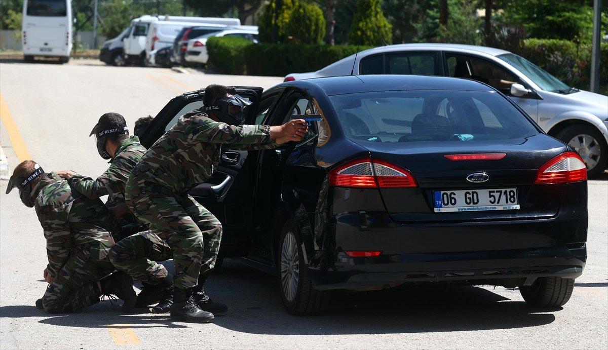 Koruma Eğitim Akademisi'nde zorlu VIP eğitimi