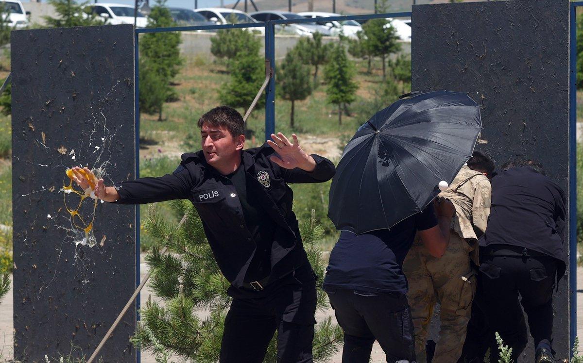 Koruma Eğitim Akademisi'nde zorlu VIP eğitimi