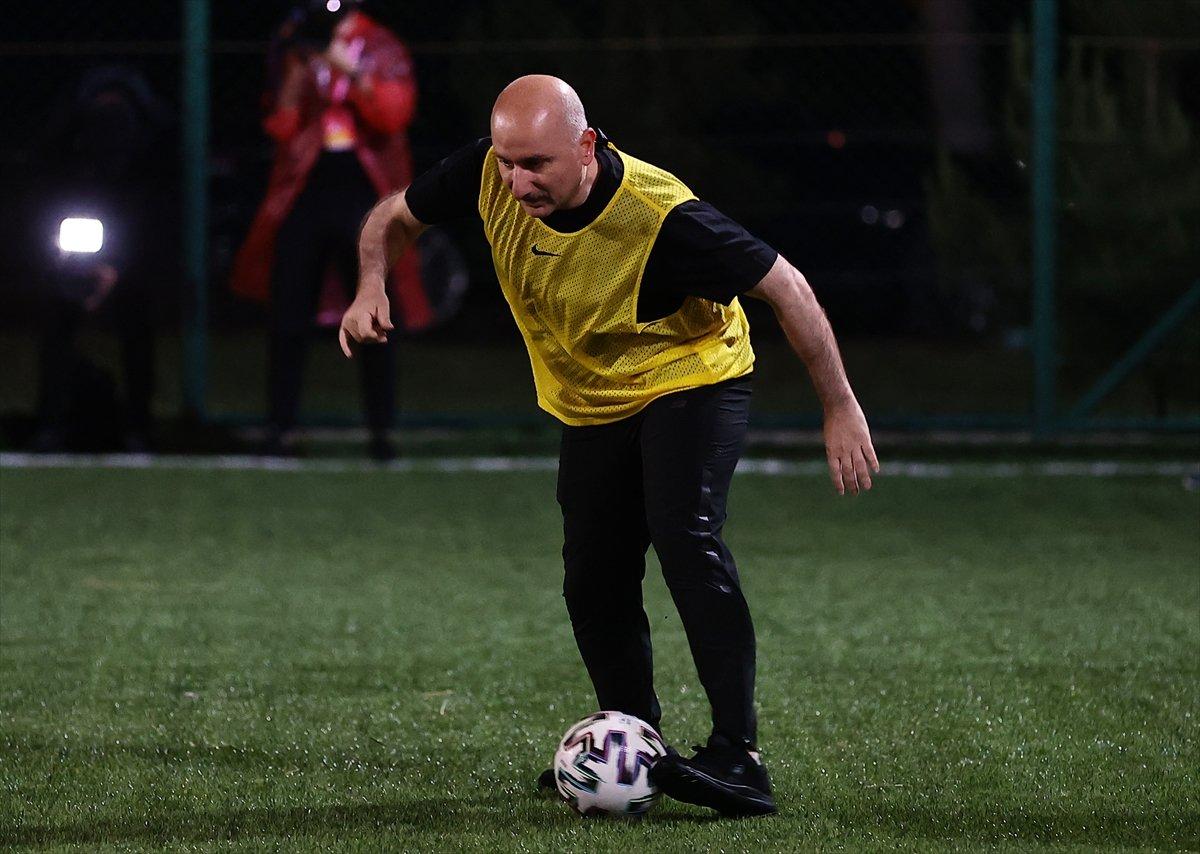 Bakanlar ve AK Parti milletvekilleri halı saha maçı yaptı