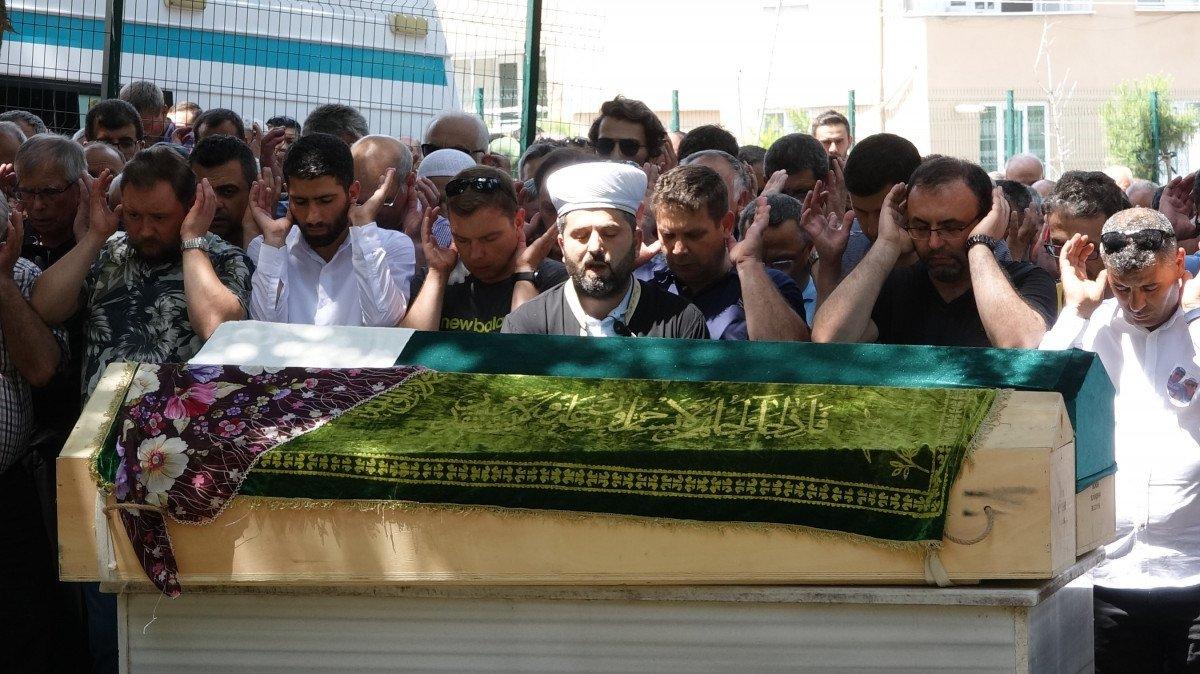 Bursa'da emekli öğretmen çift, oğullarını ziyarete giderken kazada öldü