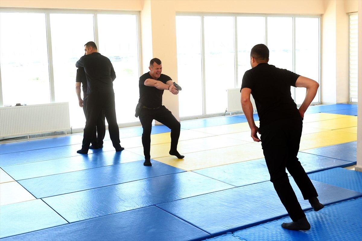 Koruma Eğitim Akademisi'nde zorlu VIP eğitimi