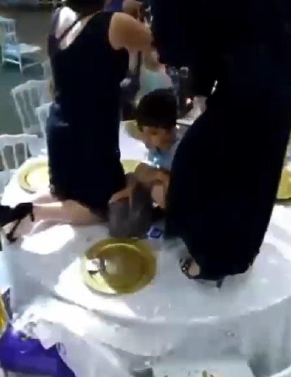 Burdur'da düğün salonunu sel bastı