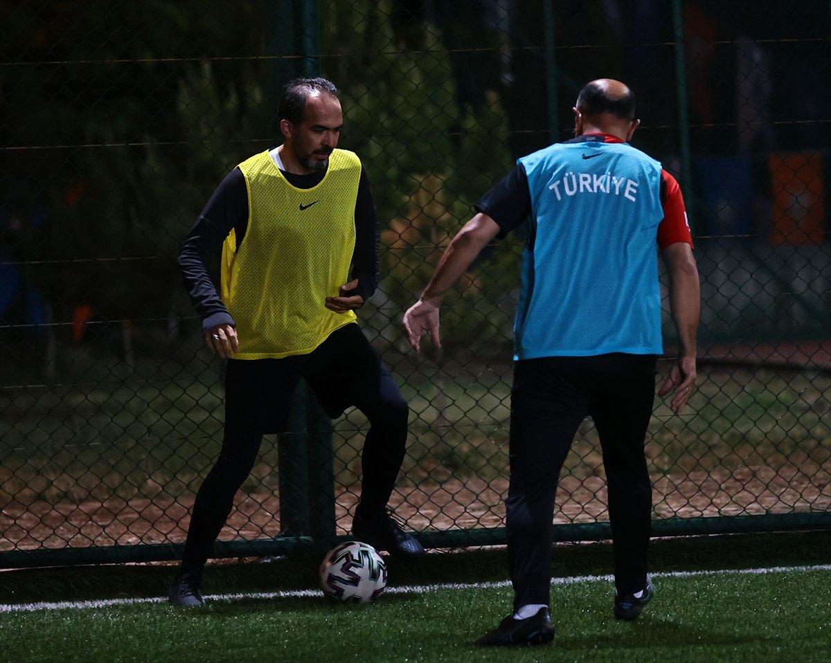 Bakanlar ve AK Parti milletvekilleri halı saha maçı yaptı