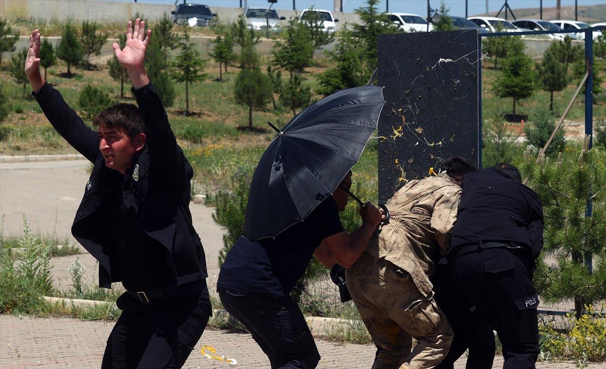 Koruma Eğitim Akademisi'nde zorlu VIP eğitimi