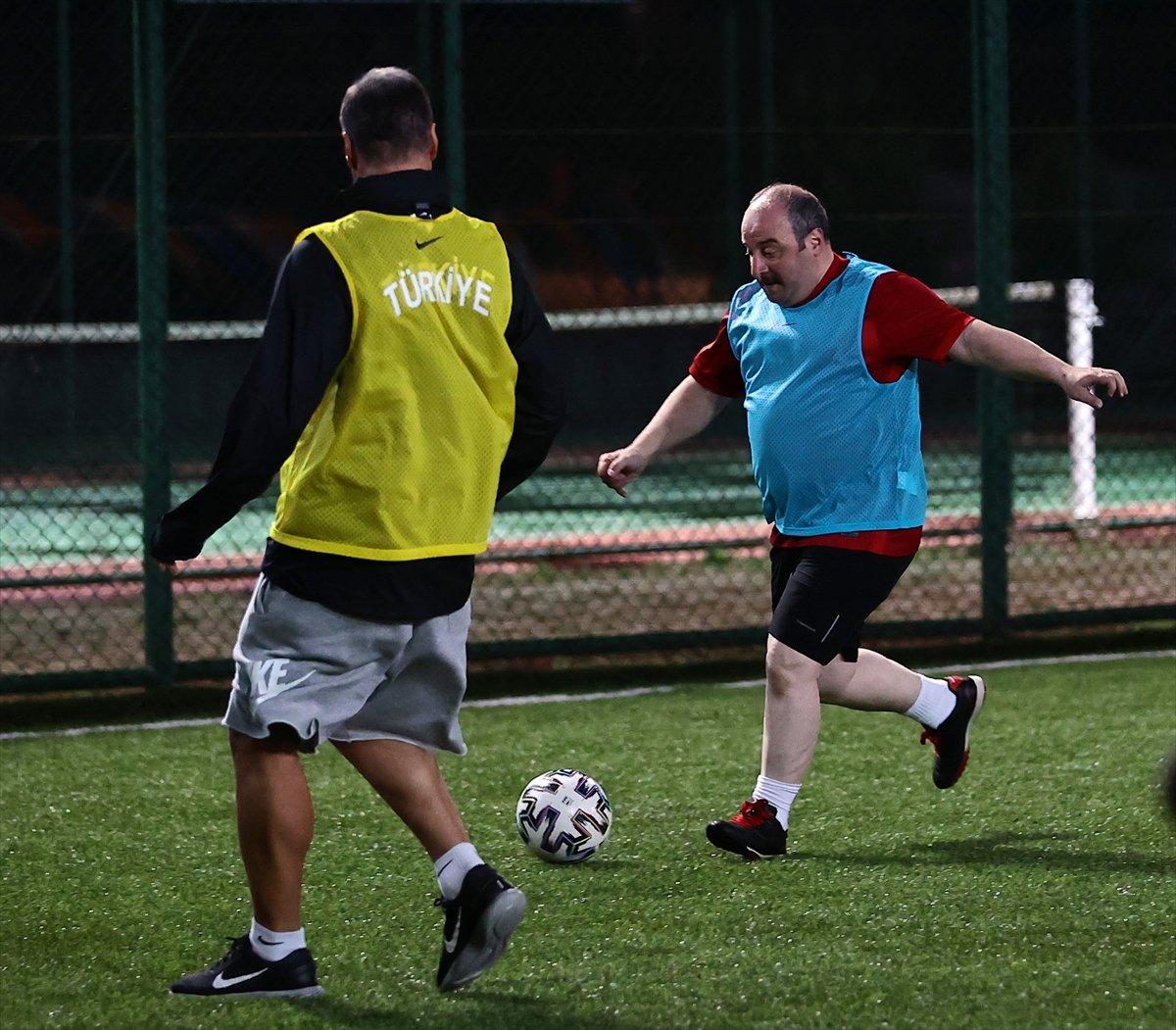 Bakanlar ve AK Parti milletvekilleri halı saha maçı yaptı