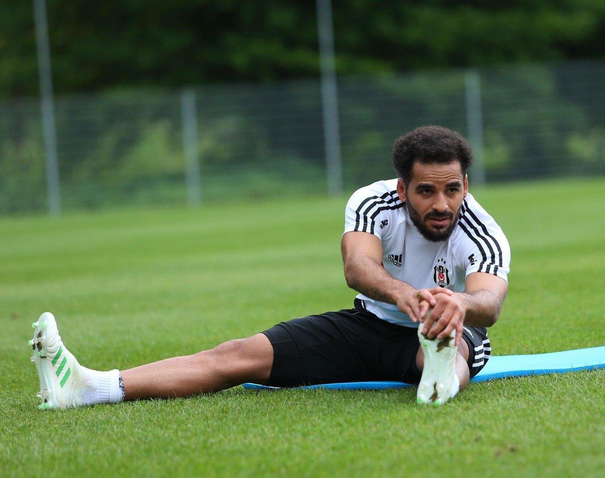 Beşiktaşlı Douglas, müteahhit olmaya karar verdi