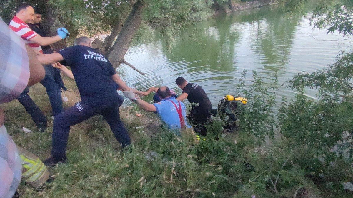 Bursa’da serinlemek için gölete giren kişi boğuldu