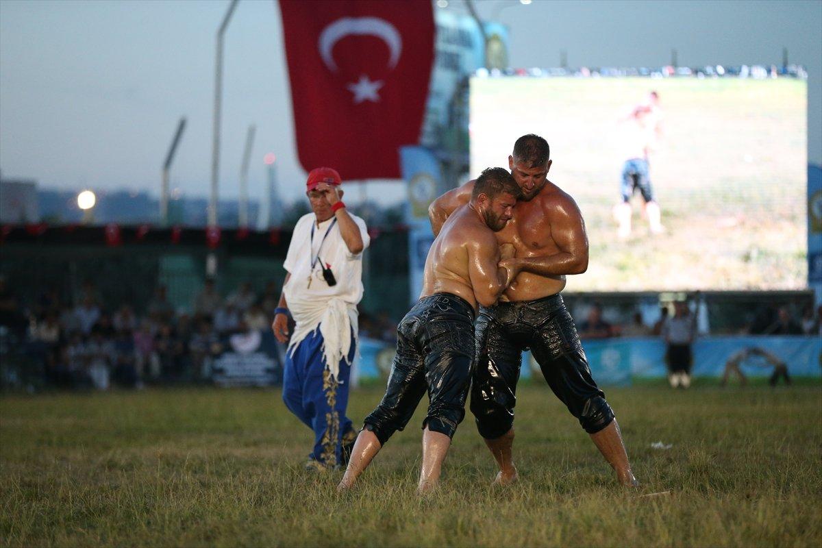 Seka Park Altın Kemer Yağlı Güreşleri'ni Nedim Gürel kazandı
