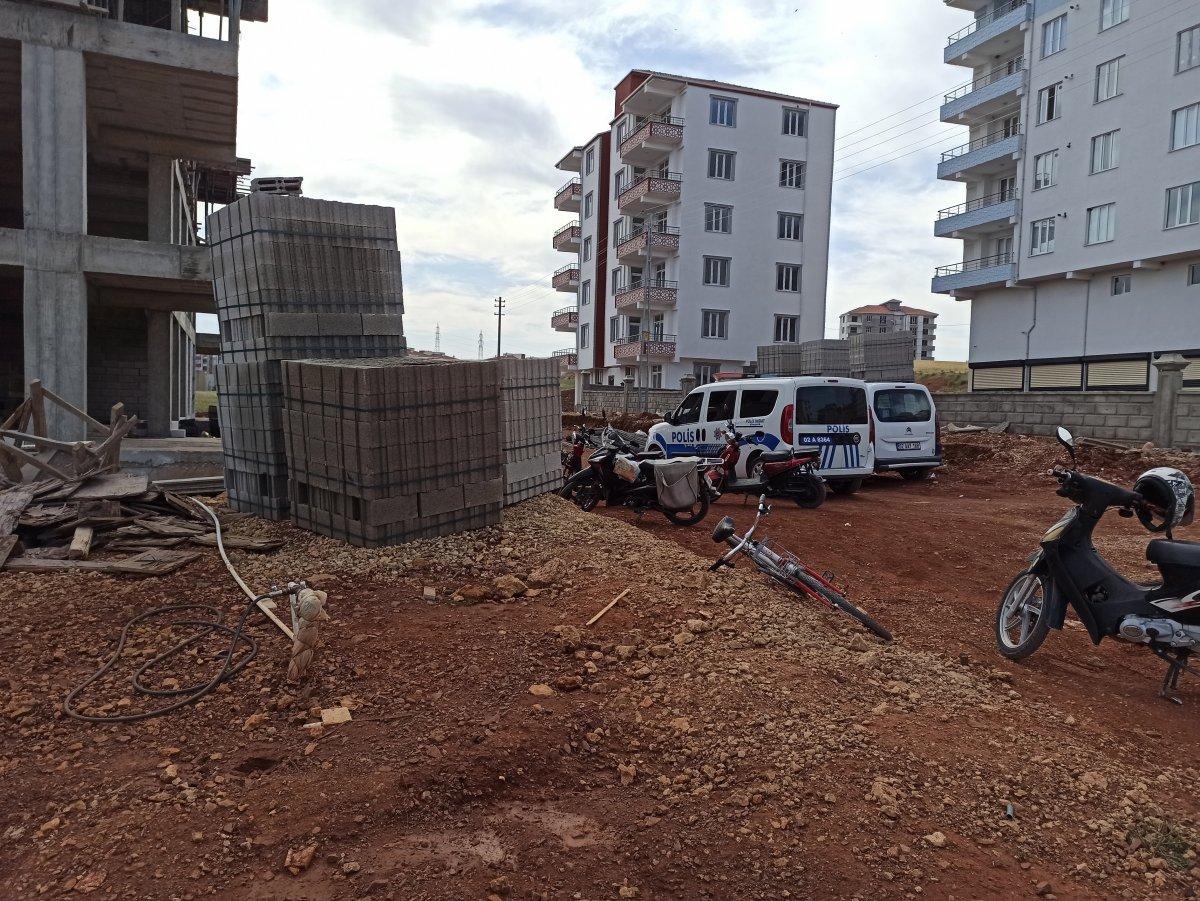Adıyaman'da çalıştığı inşaatın 4',ncü katından düştü