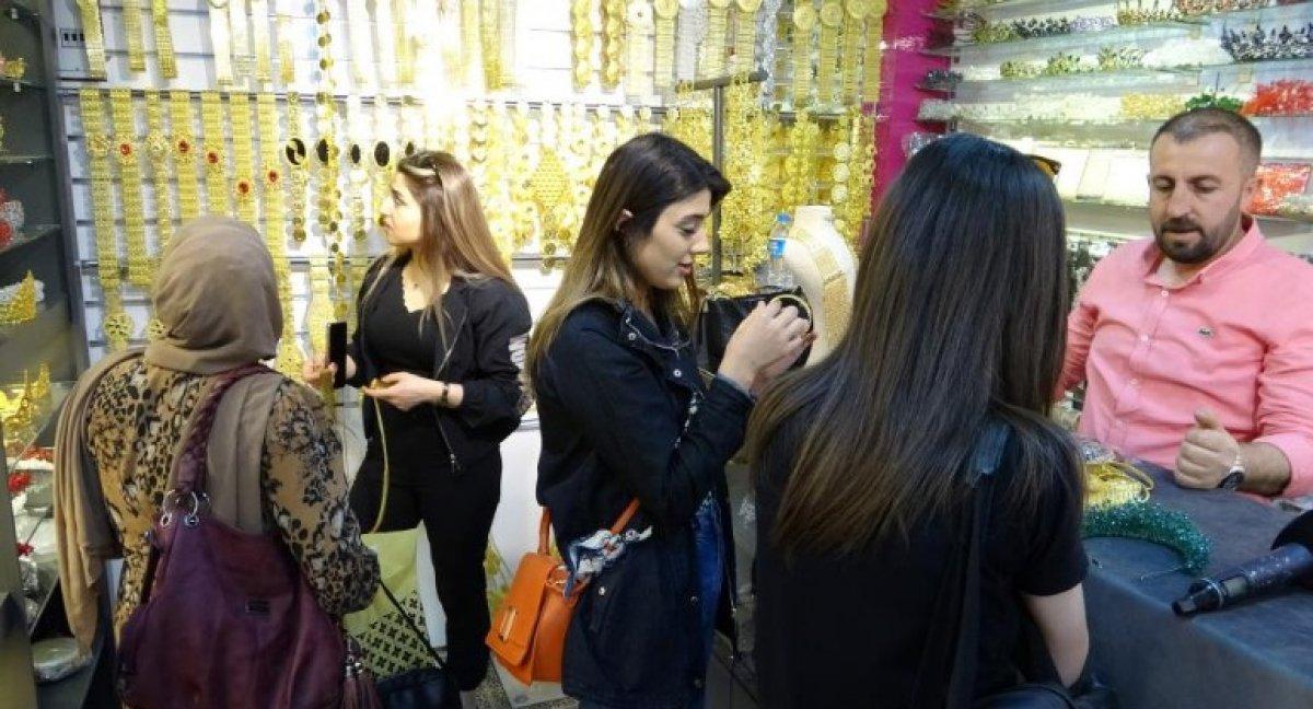 Altındaki artış, vatandaşları imitasyon takılara yöneltti