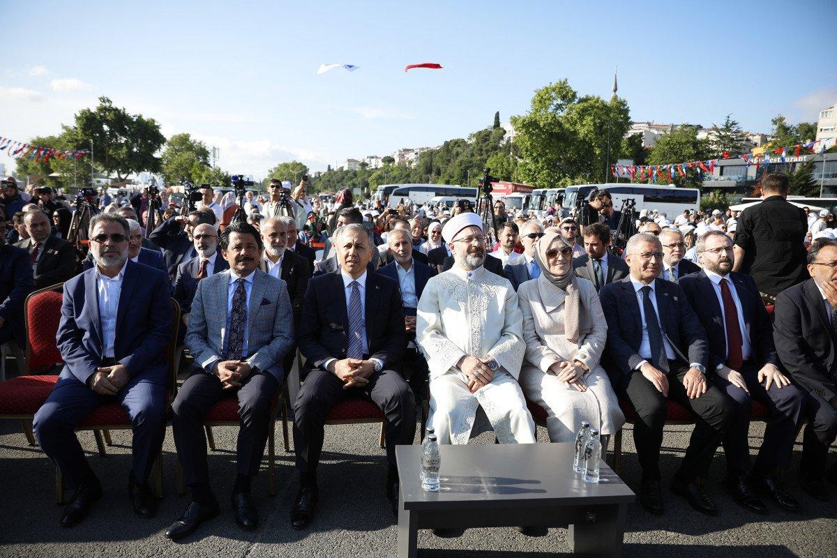 Pandemi sonrası ilk hac kafilesi İstanbul'dan uğurlandı