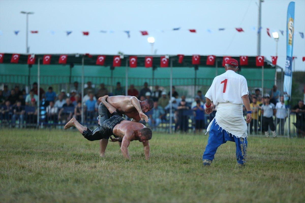 Seka Park Altın Kemer Yağlı Güreşleri'ni Nedim Gürel kazandı