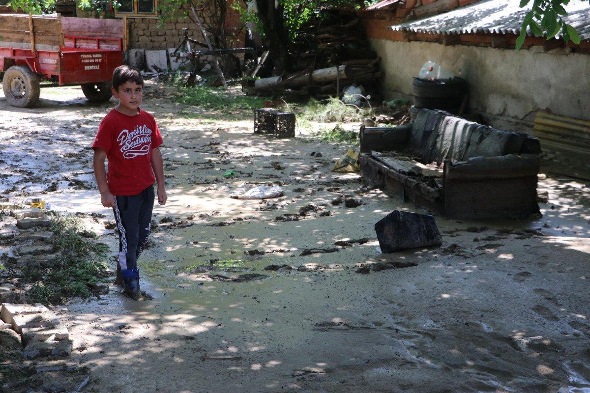 Denizli'de sağanak yağış: 3 mahalle sular altında kaldı